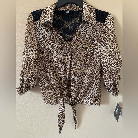 NWT IZ Buyer Women’s Animal Print Crocheted Lace Tie Sheer Top NWT SIZE S - Picture 12 of 13